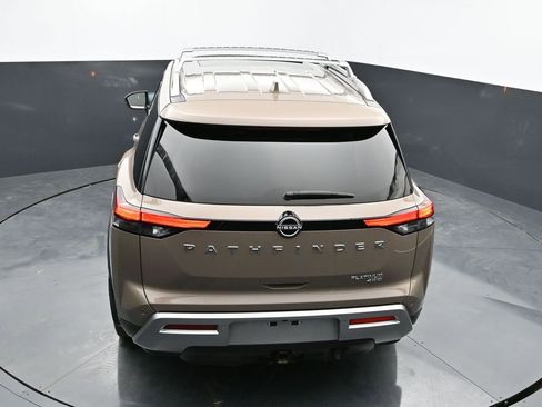 Used 2024 Nissan Pathfinder Platinum w/ Cargo Package image 30