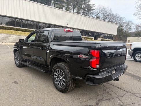 Used 2025 Chevrolet Colorado Z71 w/ Z71 Convenience Package 2 image 3