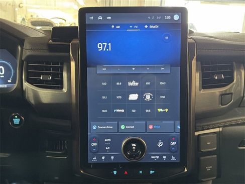 Used 2023 Ford F150 Lightning Lariat image 12