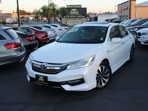 Used 2017 Honda Accord Touring image 41