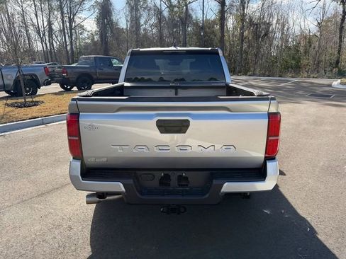 Used 2025 Toyota Tacoma SR5 image 9