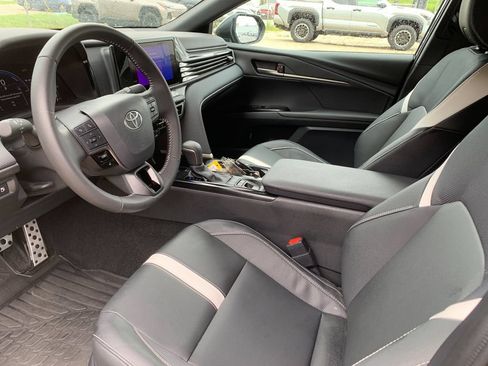 Used 2026 Toyota Camry SE FWD image 11