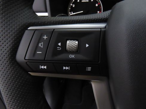 New 2025 Mitsubishi Outlander SE image 12