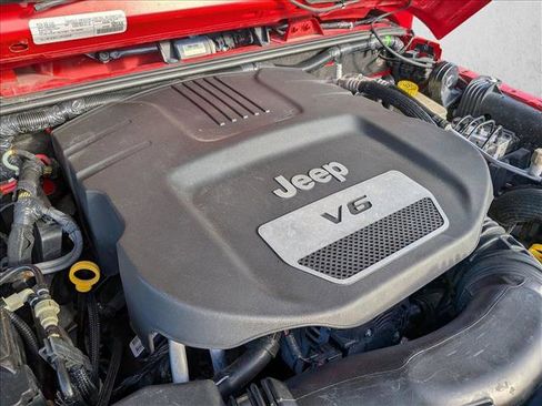 Used 2016 Jeep Wrangler Unlimited Rubicon w/ Connectivity Group image 22