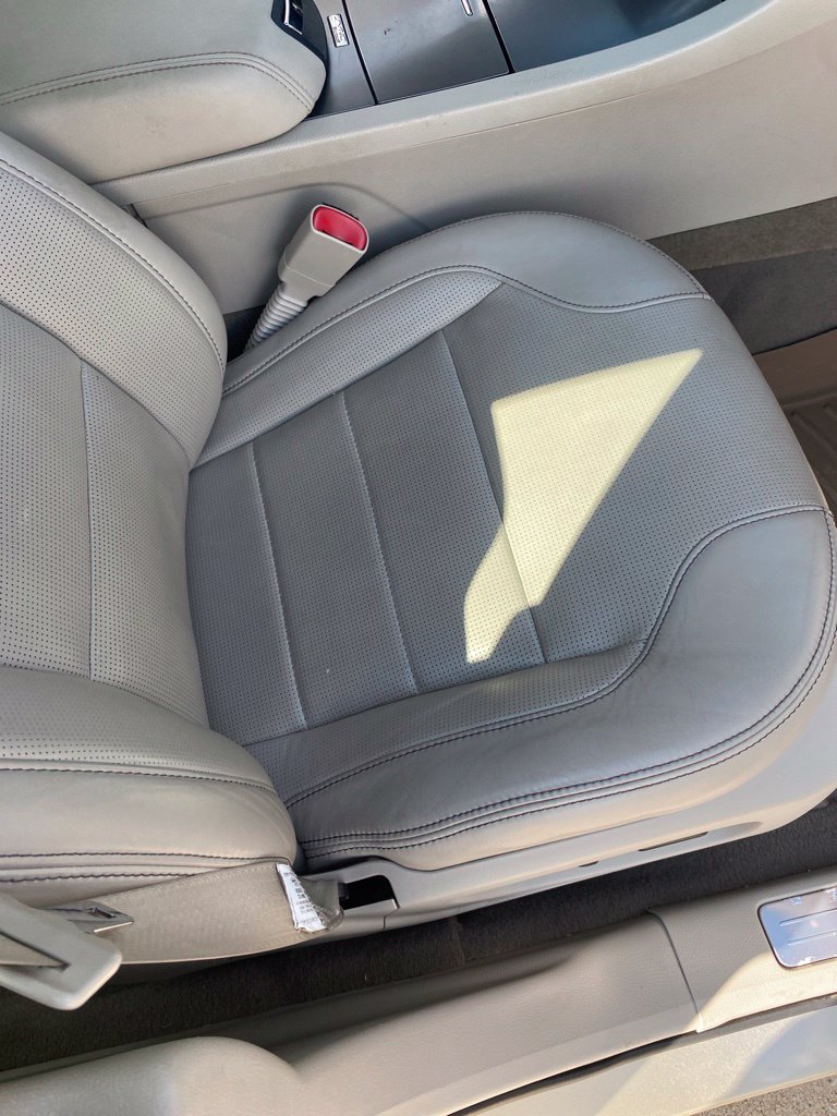 Used 2010 Ford Taurus Limited FWD image 26