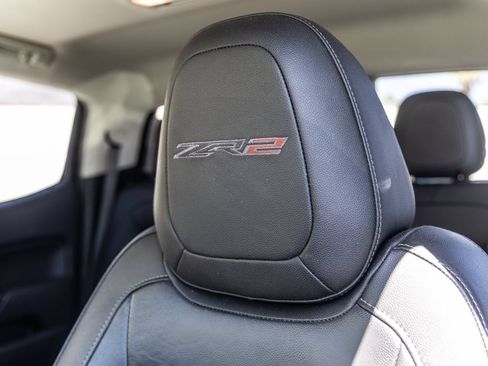 Used 2018 Chevrolet Colorado ZR2 w/ ZR2 Dusk Special Edition AWD/4WD image 9