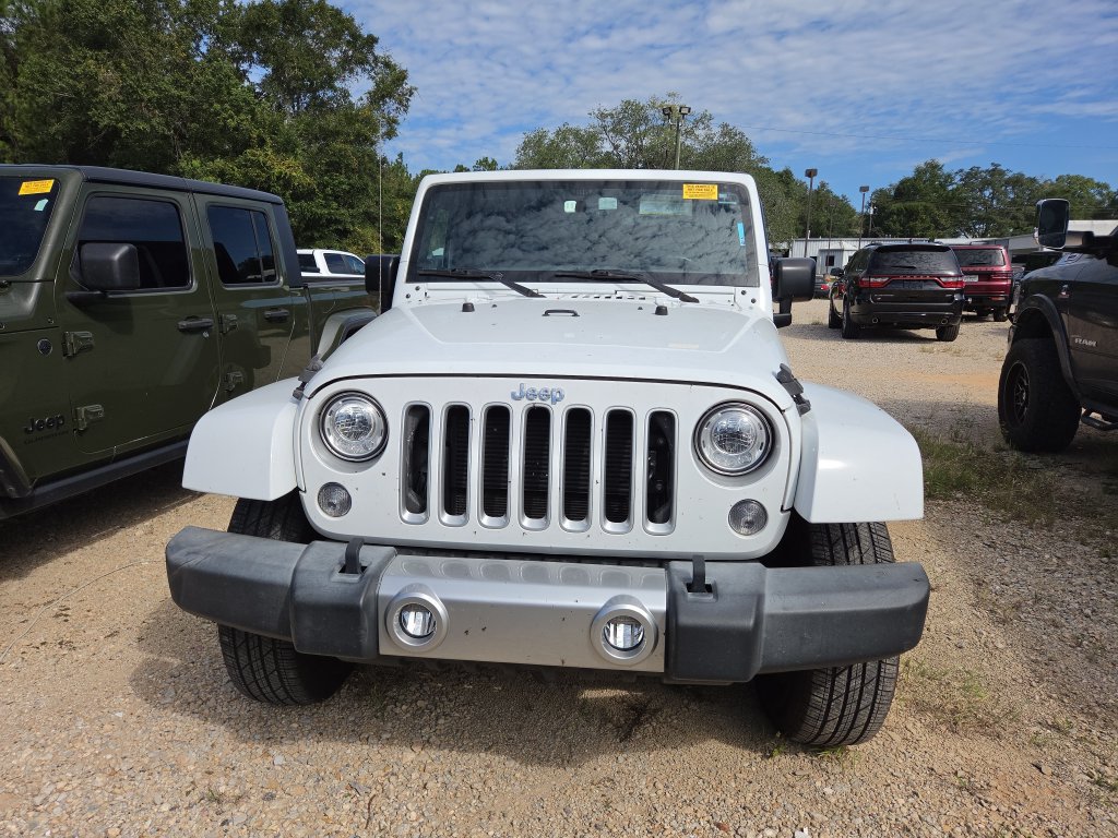 Used 2017 Jeep Wrangler Unlimited Sahara w/ Connectivity Group AWD/4WD image 2