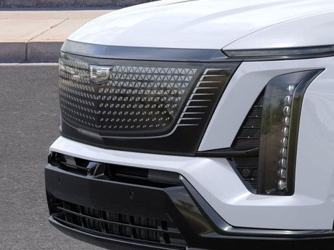 Used 2027 Cadillac Vistiq Sport w/ LPO, Floor Liner Package AWD/4WD image 37