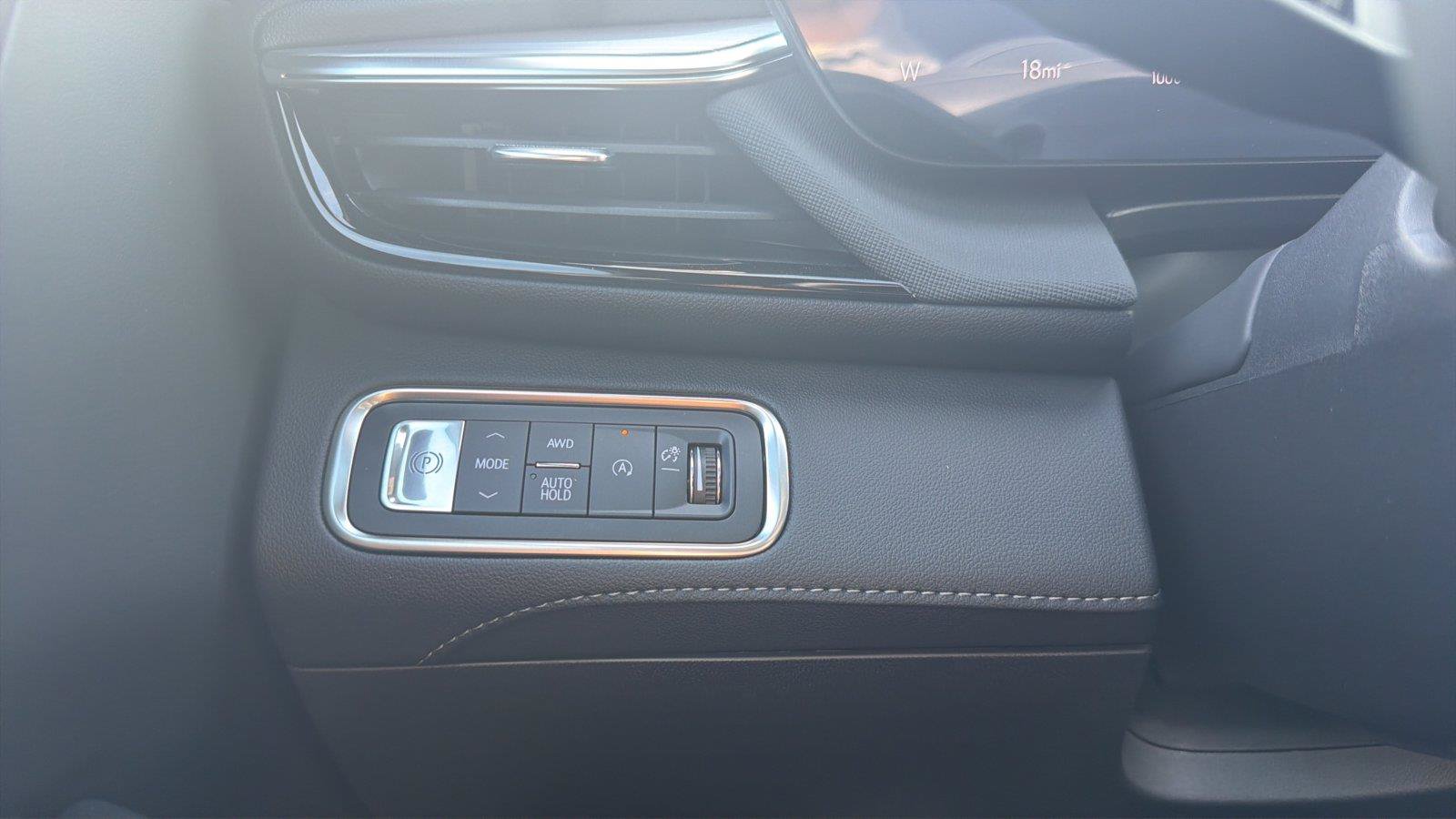 New 2026 Buick Enclave Preferred w/ LPO, Floor Liner Package AWD/4WD image 14