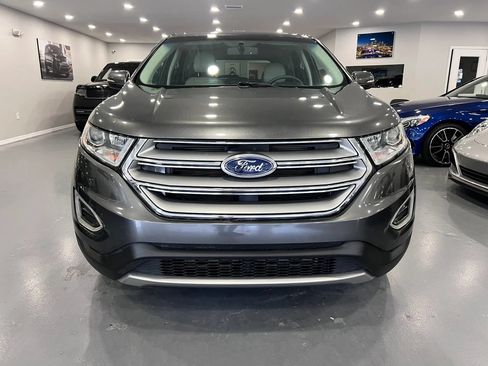 Used 2018 Ford Edge Titanium FWD image 2