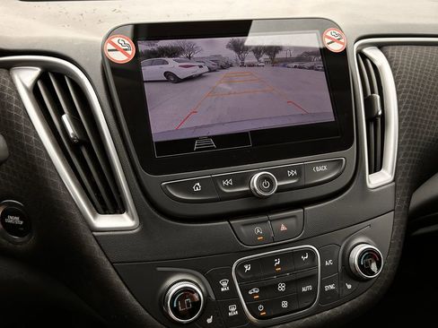 Used 2025 Chevrolet Malibu LT FWD image 18