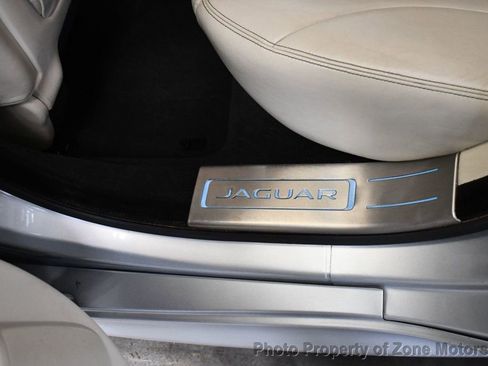 Used 2015 Jaguar XJ image 22