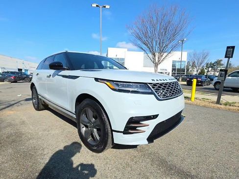 Used 2025 Land Rover Range Rover Velar Dynamic SE image 3