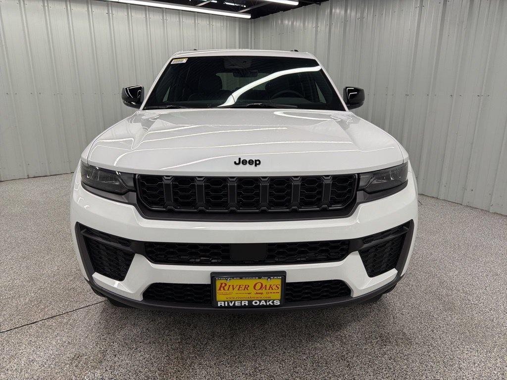 New 2026 Jeep Grand Cherokee Altitude AWD/4WD image 2