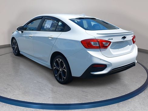 Used 2019 Chevrolet Cruze LT w/ Convenience Package FWD image 7