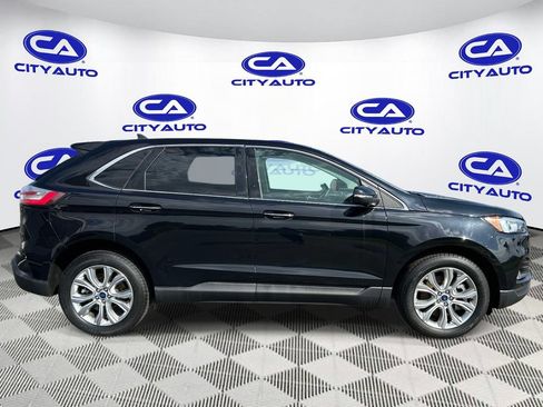 Used 2022 Ford Edge Titanium AWD/4WD image 2
