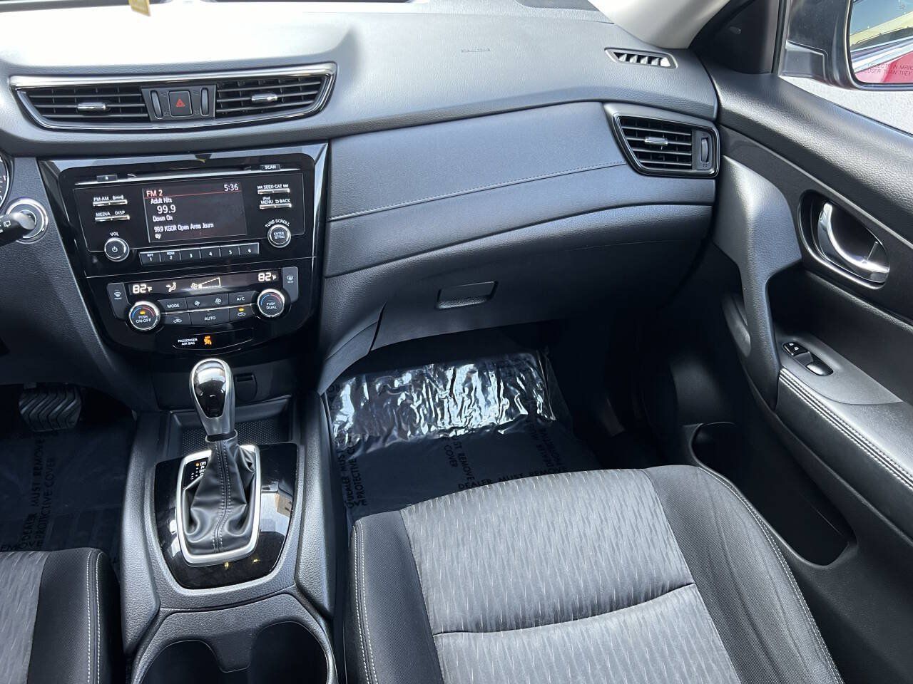 Used 2017 Nissan Rogue SV FWD image 21