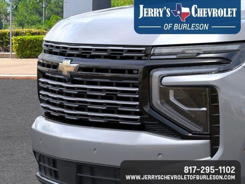 New 2026 Chevrolet Suburban High Country AWD/4WD image 15