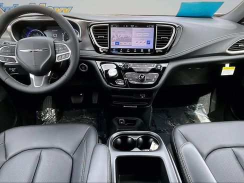New 2026 Chrysler Pacifica Select AWD/4WD image 5