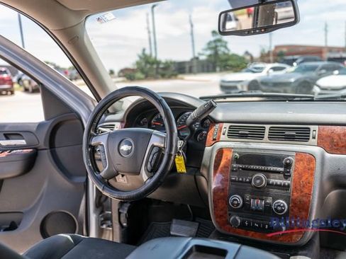 Used 2014 Chevrolet Suburban LS w/ All-Star Edition AWD/4WD image 15