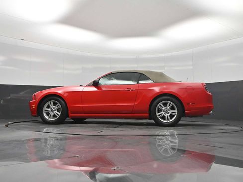 Used 2014 Ford Mustang Convertible w/ Equipment Group 102A RWD image 41