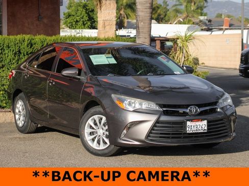 Used 2017 Toyota Camry LE image 2