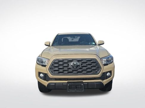 Used 2017 Toyota Tacoma TRD Off-Road image 3