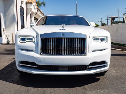 Used 2017 Rolls-Royce Dawn image 20