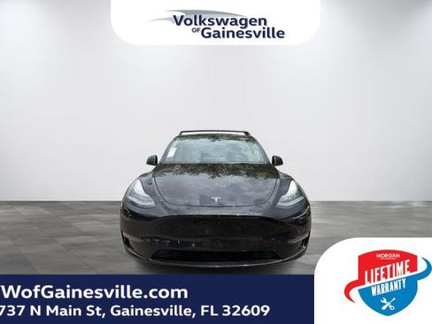 Used 2023 Tesla Model Y Long Range AWD/4WD image 2