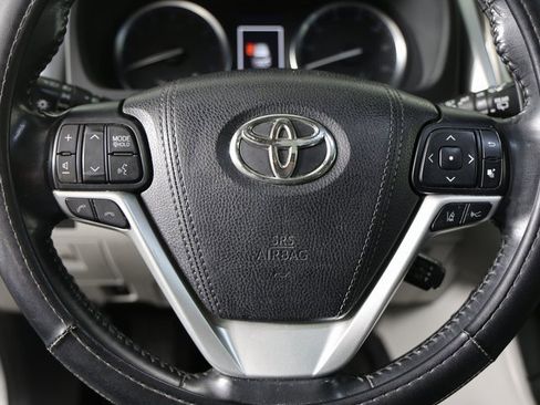 Used 2018 Toyota Highlander Limited image 14