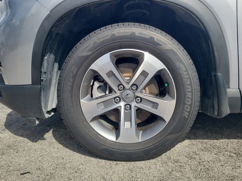 Certified 2024 Honda Pilot EX-L image 9