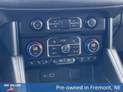 Used 2021 Chevrolet Suburban Premier w/ Premium Package image 5