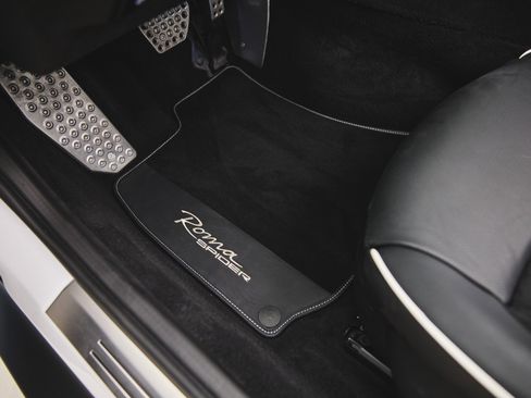 Used 2024 Ferrari Roma Spider image 21