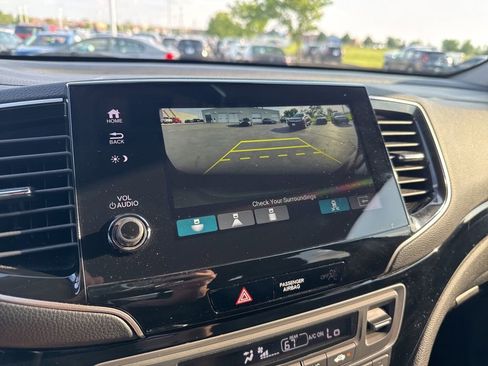 Certified 2022 Honda Pilot Touring image 23