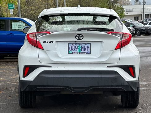 Used 2021 Toyota C-HR XLE FWD image 7