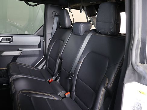 Used 2022 Ford Bronco Badlands image 28