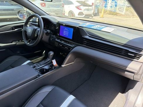 Certified 2025 Toyota Camry SE image 18