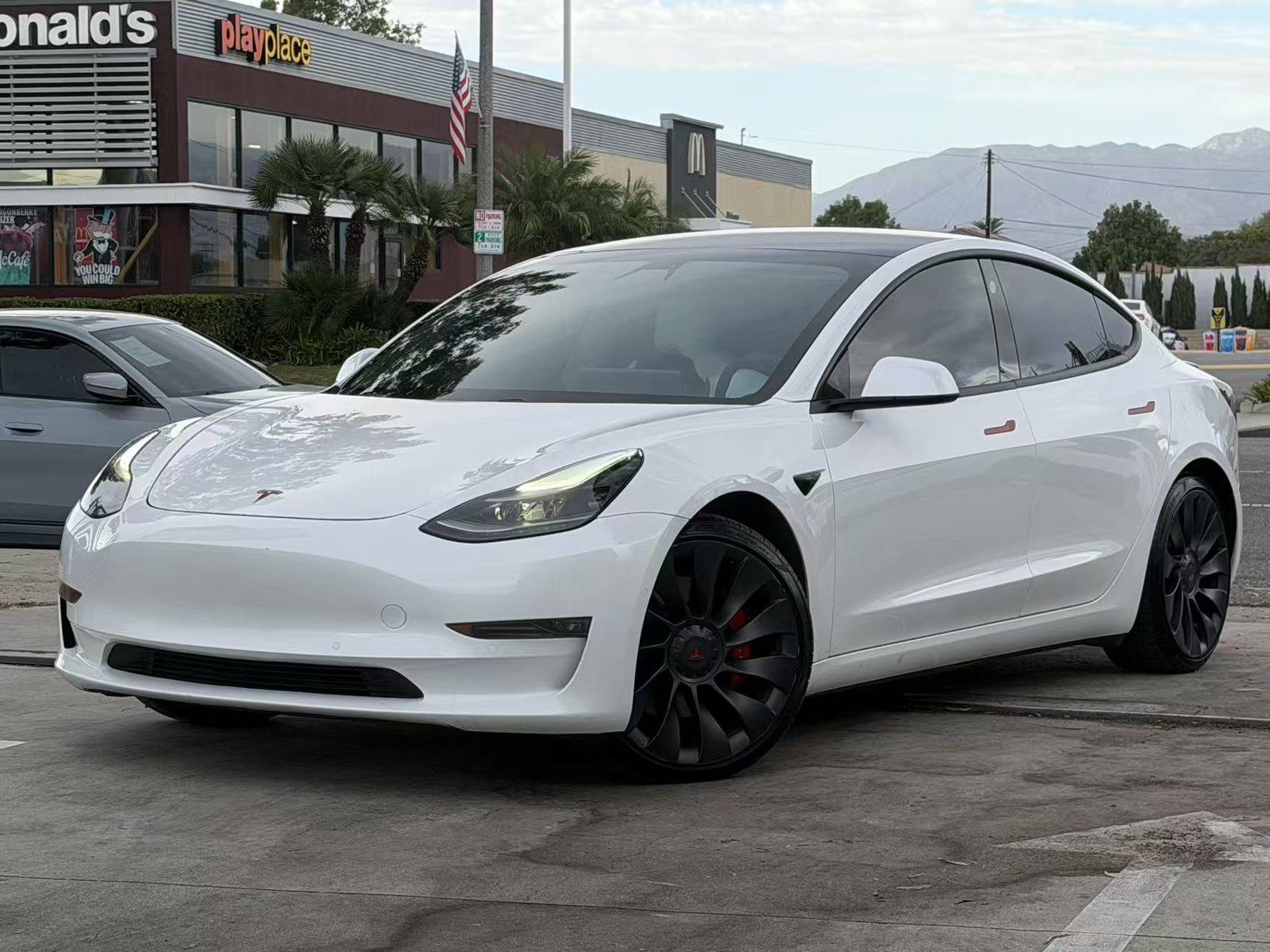 Used 2021 Tesla Model 3 Performance AWD/4WD image 2