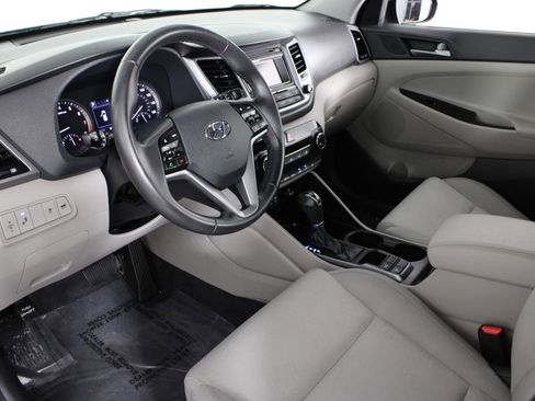 Used 2017 Hyundai Tucson Sport image 18