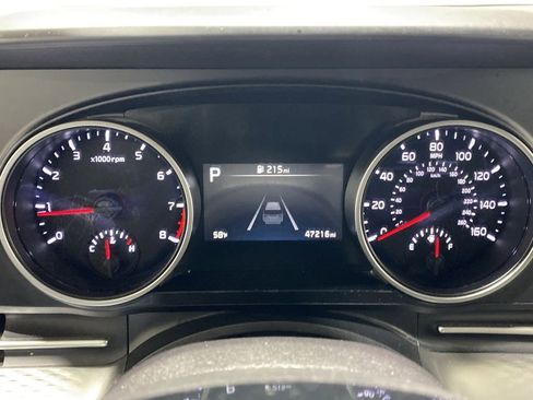 Used 2024 Kia Carnival LX FWD image 9