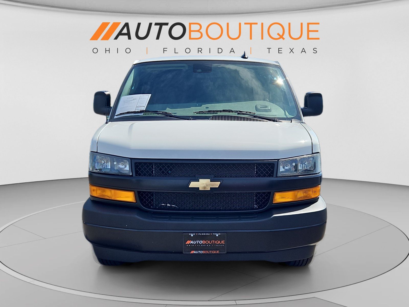 Used 2025 Chevrolet Express 2500 w/ Enhanced Convenience Package RWD image 13
