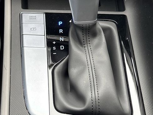 Certified 2025 Hyundai Elantra Sport image 26