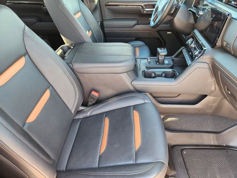 Certified 2025 GMC Sierra 1500 AT4 w/ AT4 Premium Package image 14