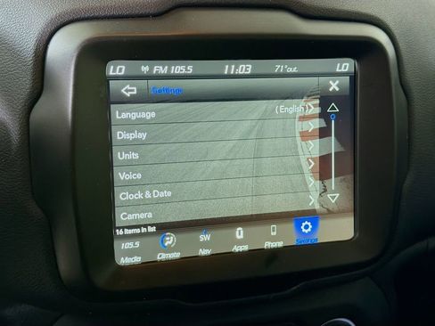 Used 2023 Jeep Renegade Latitude AWD/4WD image 32