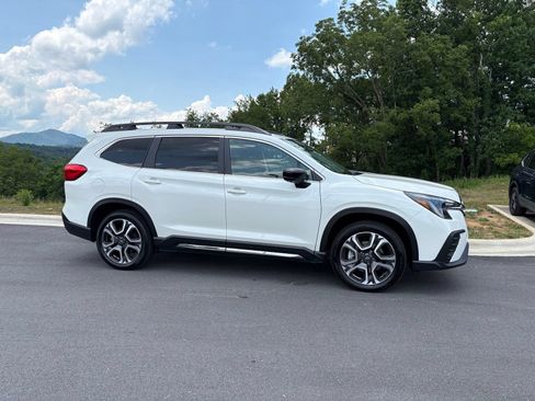 Certified 2025 Subaru Ascent Limited w/ Popular Package #2 AWD/4WD image 7