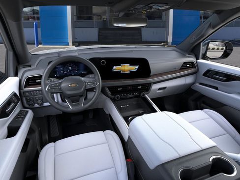 New 2026 Chevrolet Suburban Premier image 39