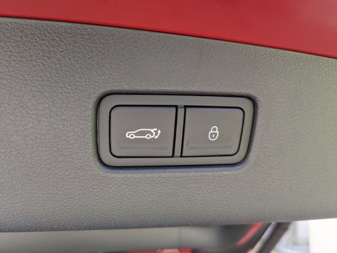 Used 2024 Genesis GV70 3.5T Sport image 17