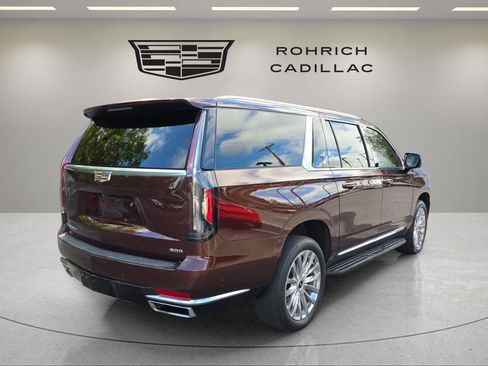 Certified 2022 Cadillac Escalade ESV Premium Luxury w/ LPO, Illumination Package image 5