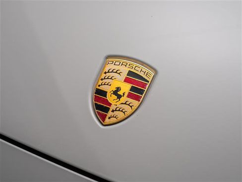 Used 2023 Porsche Cayenne Platinum Edition image 13