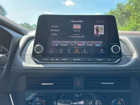 Certified 2023 Nissan Rogue SV image 17